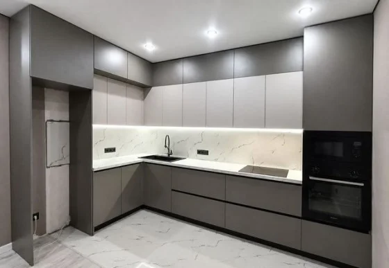 Прямая кухня на заказ 289х65х205 см из ЛДСП